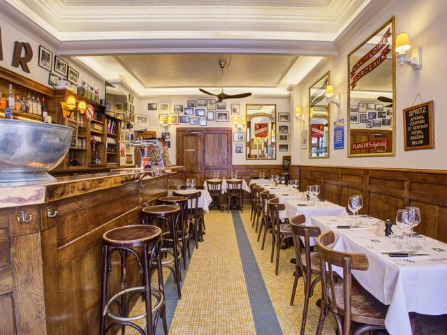 Le Royal Bar ROYAL BAR SALLE.jpg